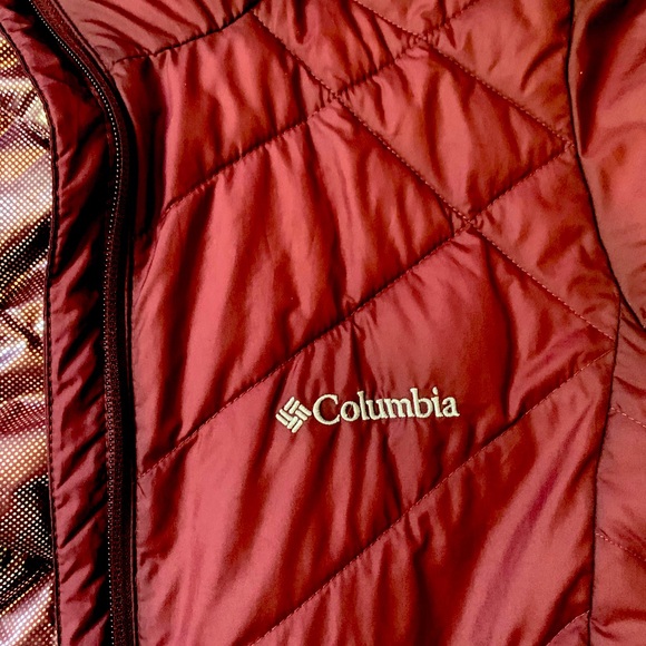 Columbia Jackets & Blazers - Burgundy small women’s Columbia jacket
